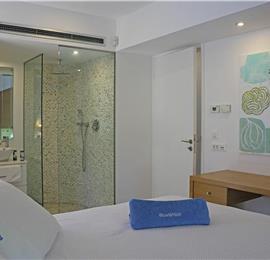 5 bedroom luxury villa with infinity pool, sea views and tennis court near Chania, sleeps 10